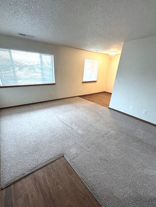 Photo - 953 Boston Way