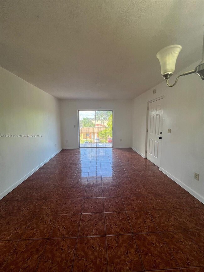 Photo - 13725 NE 6th Ave Unidad 301
