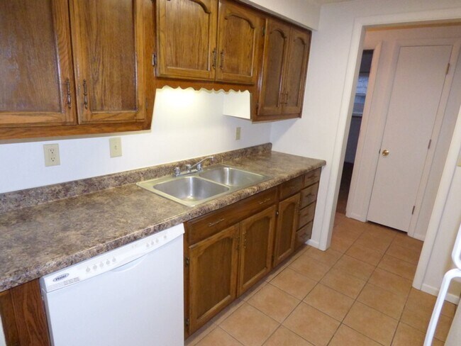 Photo - 520 Berwyn Ln