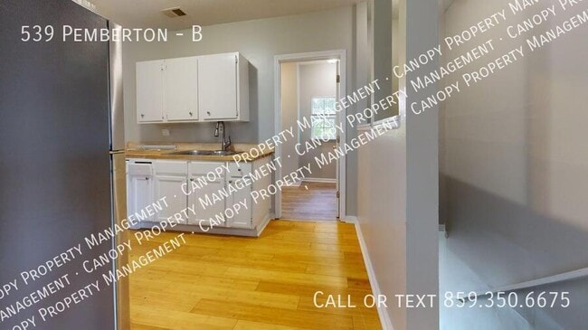 Building Photo - 539 Pemberton St Unit B