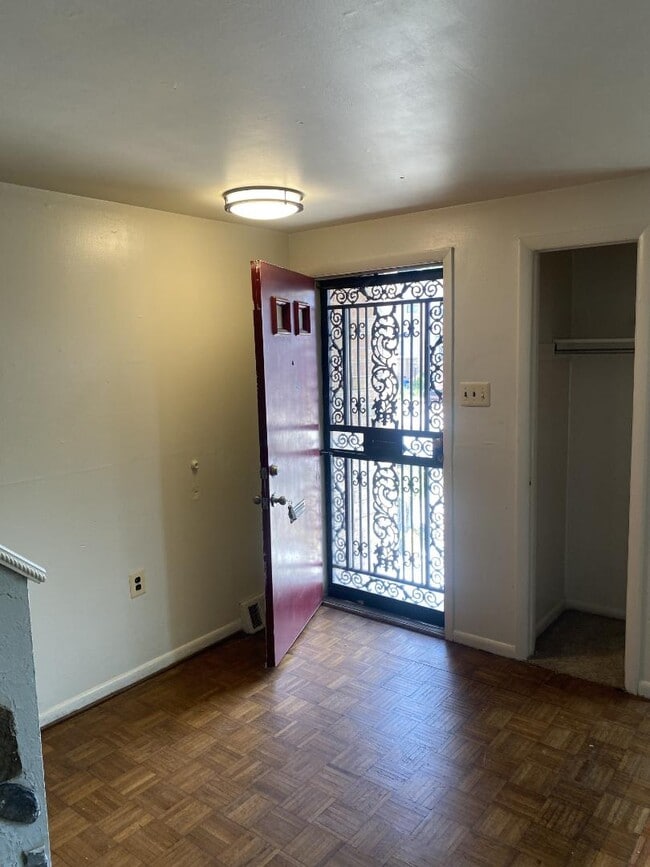 Photo - 1238 S Melville St
