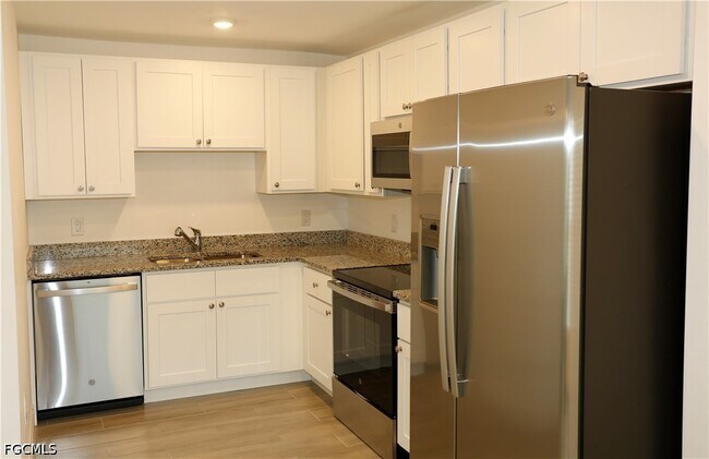 Photo - 917 Graystone Ave