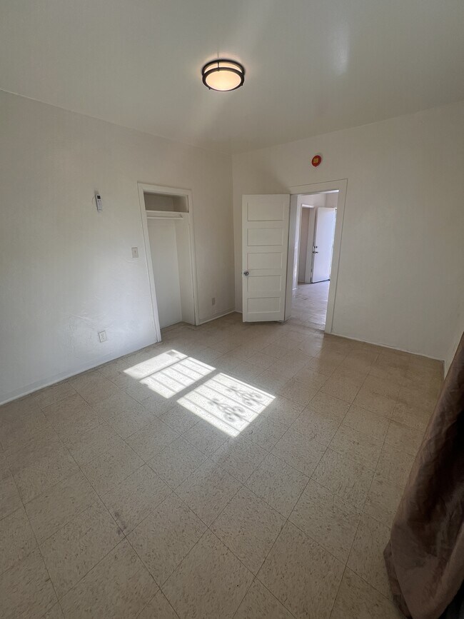 Photo - 132 W Lincoln St