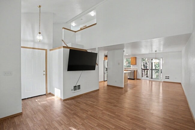 Photo - 22530 Bluewater Dr SE