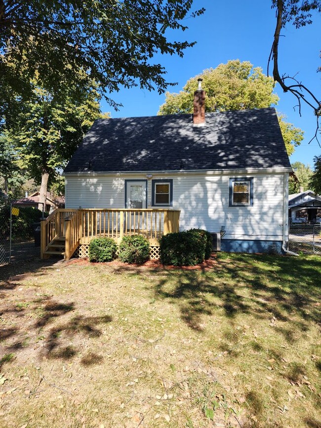 Photo - 2621 Lyon St