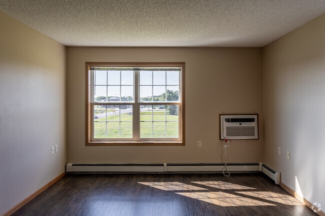 3BR, 1BA - 1,088SF - Living Room