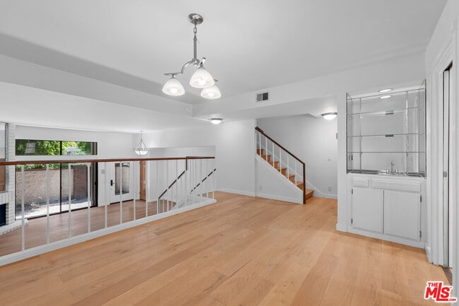 Photo - 13044 Mindanao Wy