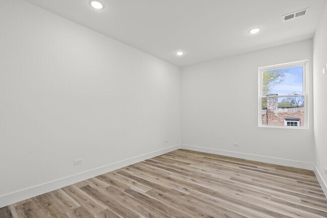 Photo - 6538 S Rhodes Ave