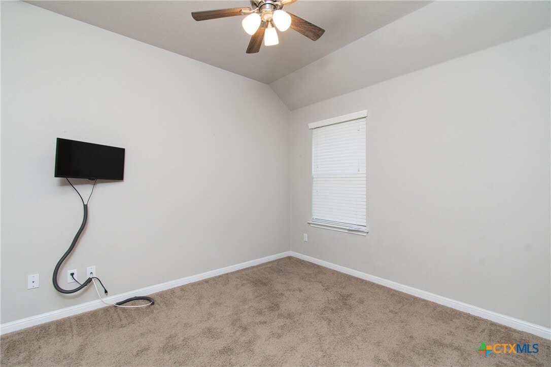 Photo - 136 Mistflower Ln