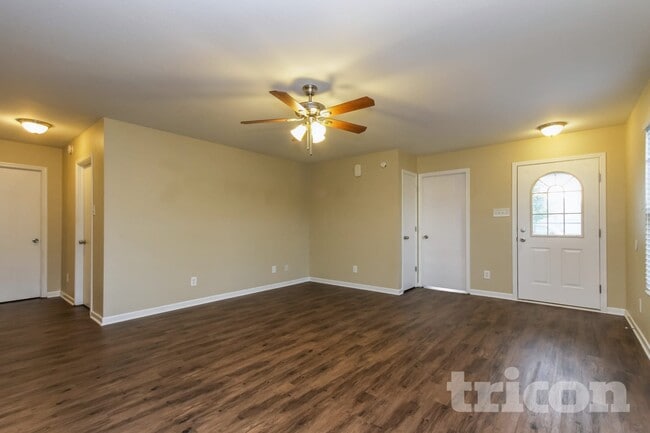 Photo - 1615 Blue Grass Pkwy