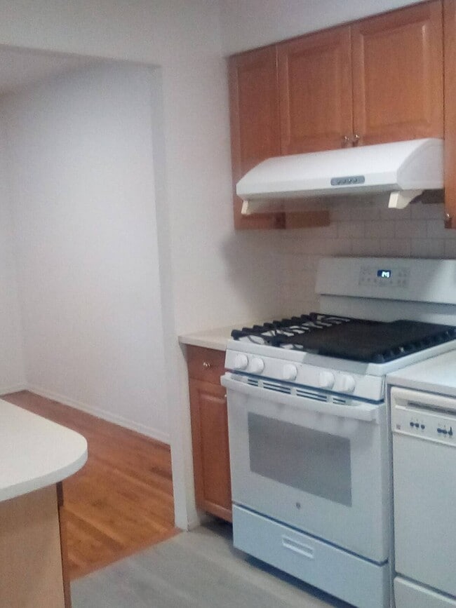 Photo - 156-28-156-78 78th St