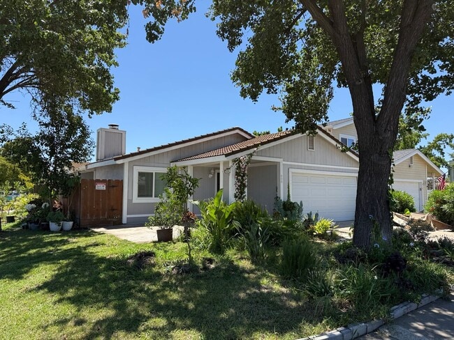 Building Photo - Two-bedroom single story in NW Modesto!