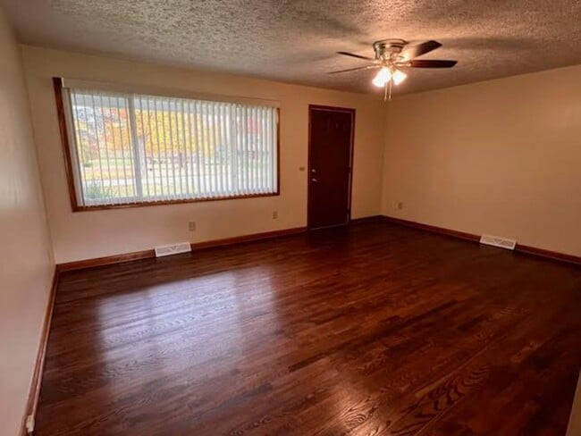 Photo - 1622 Shannon Rd