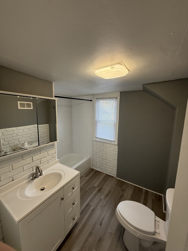 1206 Michigan Ave Unit Lower