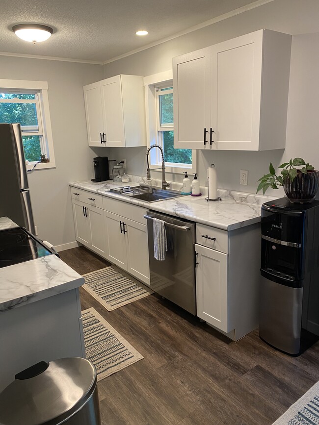 Photo - 6939 Centerville Rd