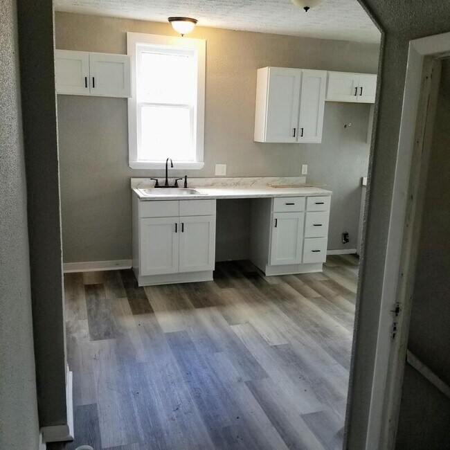 Photo - 104 N Hague Ave Rental