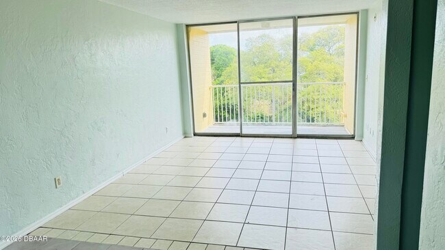 Photo - 732 N Halifax Ave Unidad #405