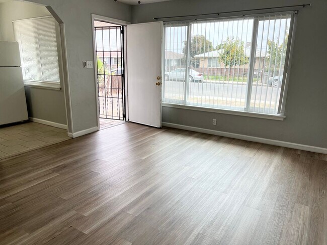 Photo - 3415-3417 E Terrace Ave Unidad 3417 E Terrace Ave