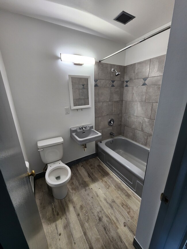 Photo - 6810 W Morgan Ave Unit 4