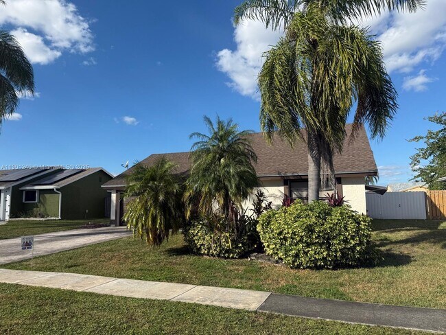 Photo - 11701 NW 37th Pl