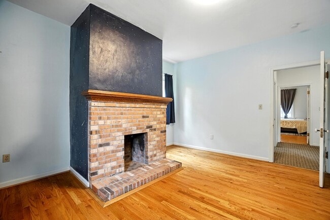Building Photo - 700 Raleigh Ave Rental