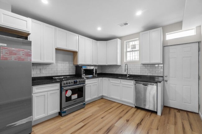 Photo - 3326 Noble St