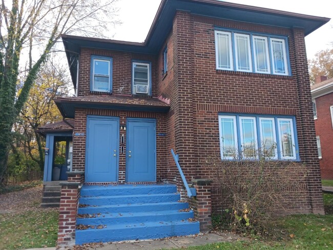 Building Photo - 1876 Cordova Ave Rental