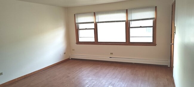 Photo - 2412 N 76th Ave