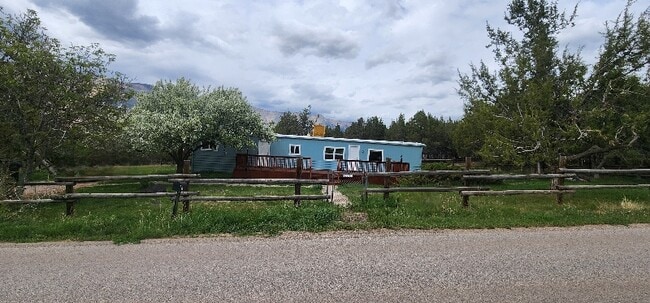 Photo - 6231 309rd