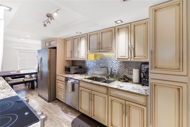 Photo - 1750 Benjamin Franklin Dr Unidad 6G