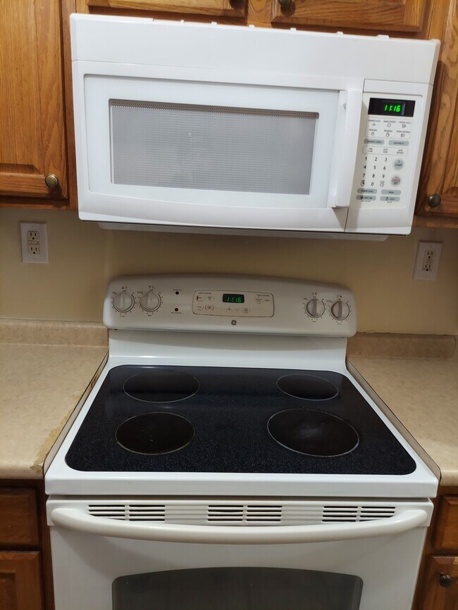 950 Forestbrook Rd Unit F4