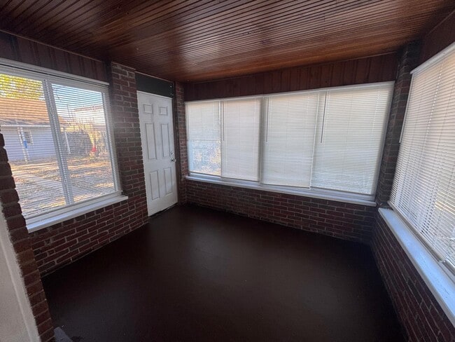 Photo - 19029 Plainview Ave