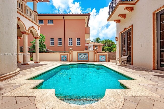 674 Ocean