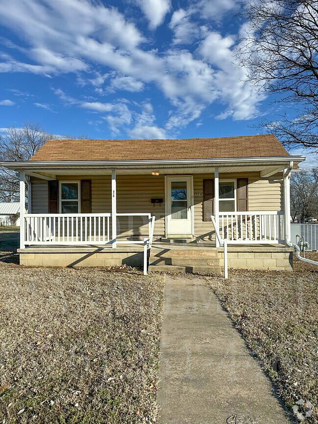 Building Photo - Cozy 2 Bedroom 1 Bath Townhouse