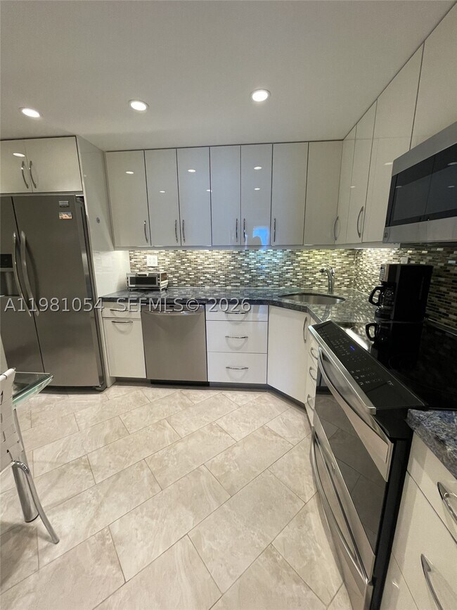 1410 S Ocean Dr Unit 402
