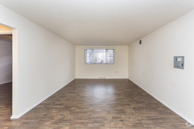 Alexander-Sala de estar - Windsor's Lakewood Properties