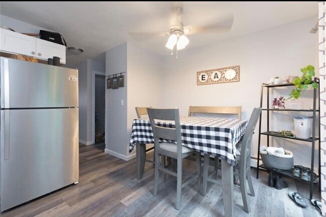 Eat-in Kitchen - 3 Ora Murphy Ct Unit 3 Ora Murphy Ct. Right