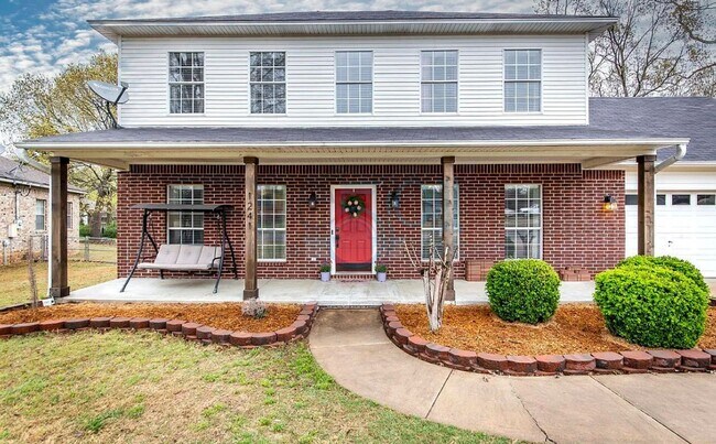 Photo - Wonderful Family Home!