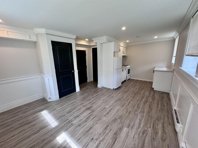 Photo - 1495 Gladstone Ave Unit 107