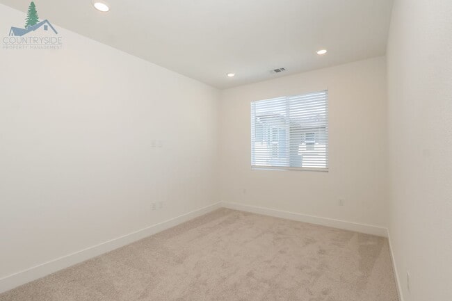 Photo - 2824 Wrangell St
