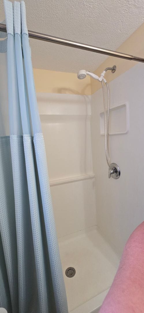 Building Photo - A cozy Studio unit at a multi unit Condomi...