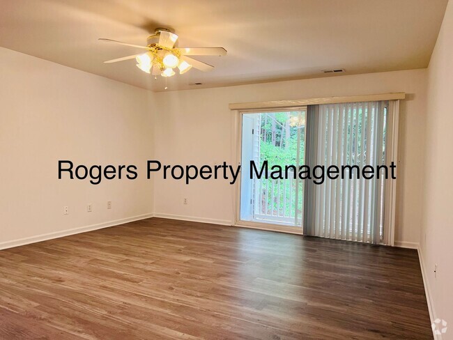 Building Photo - 2950 Trailwood Pines Ln Rental