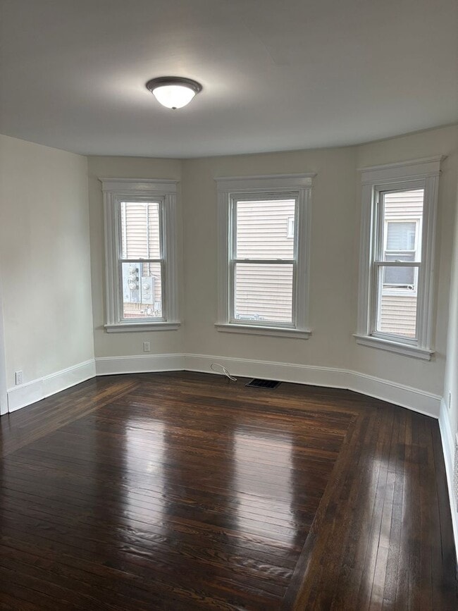 38 Roberts St Unit FL 2