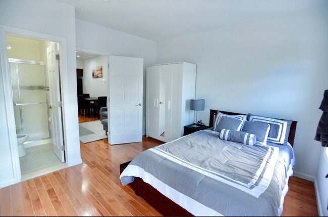 Photo - 16-74 Stephen St