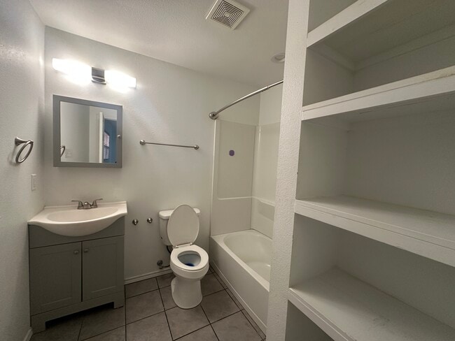 Photo - Hometown Apartments