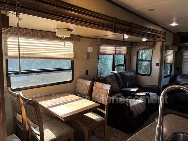 Photo - 1317 E Main St