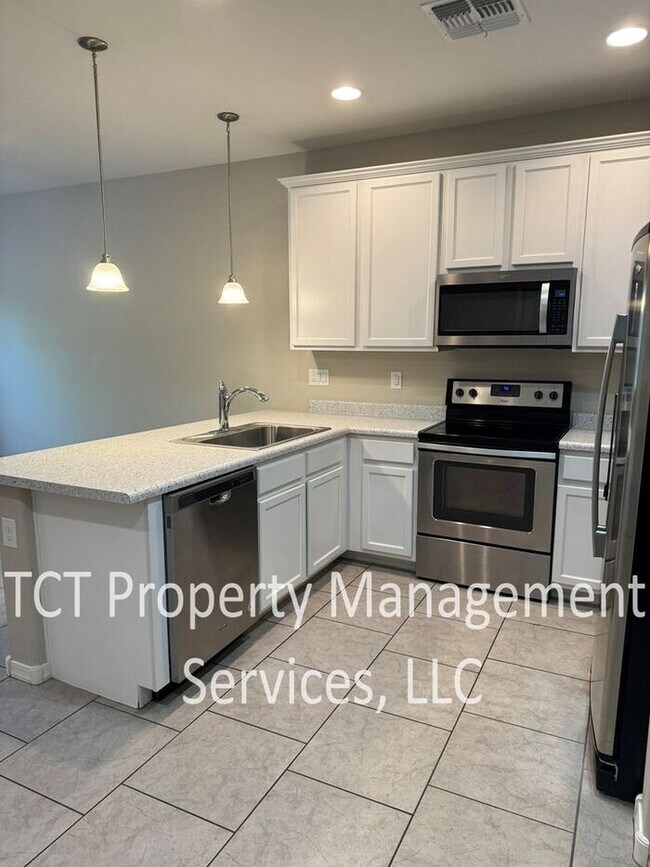 Photo - Updated and Low-Maintenance Townhome in Mesa!