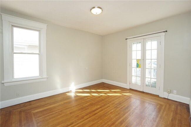 Photo - 2434 Kenilworth Ave Unit 2