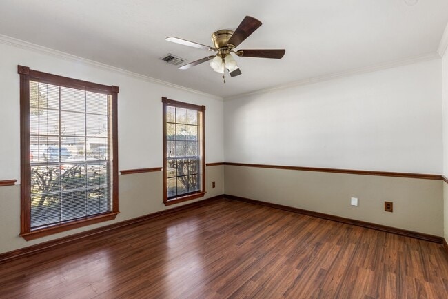 Photo - 4826 Meadowglen Dr