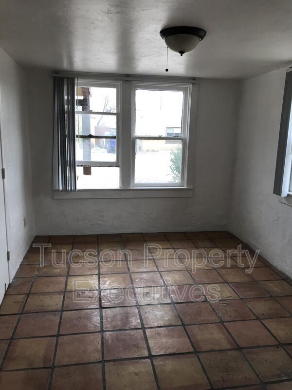 Photo - 2632 N Stone Ave